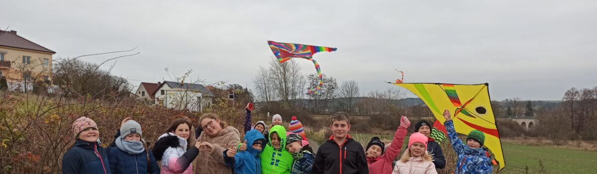 Pouštění draků ve školní družině